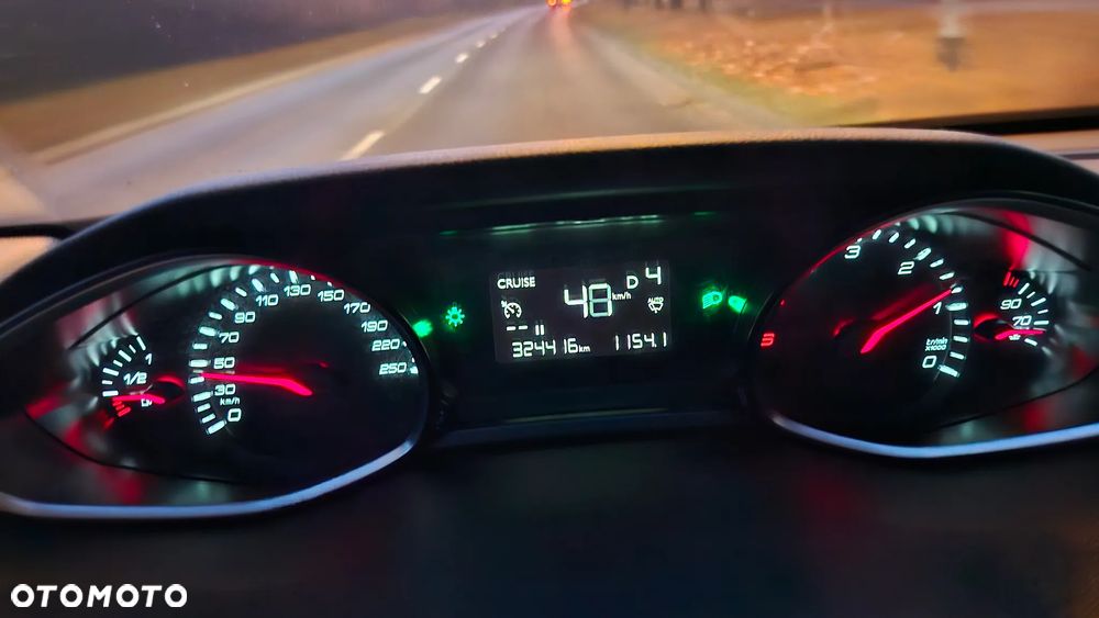 Peugeot 308 SW 1.6 BlueHDi Active S&S EAT6 - 11