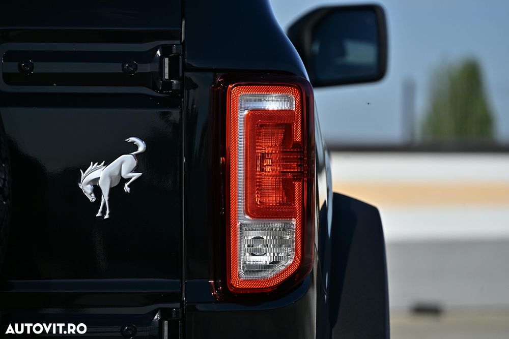 Ford Bronco - 38