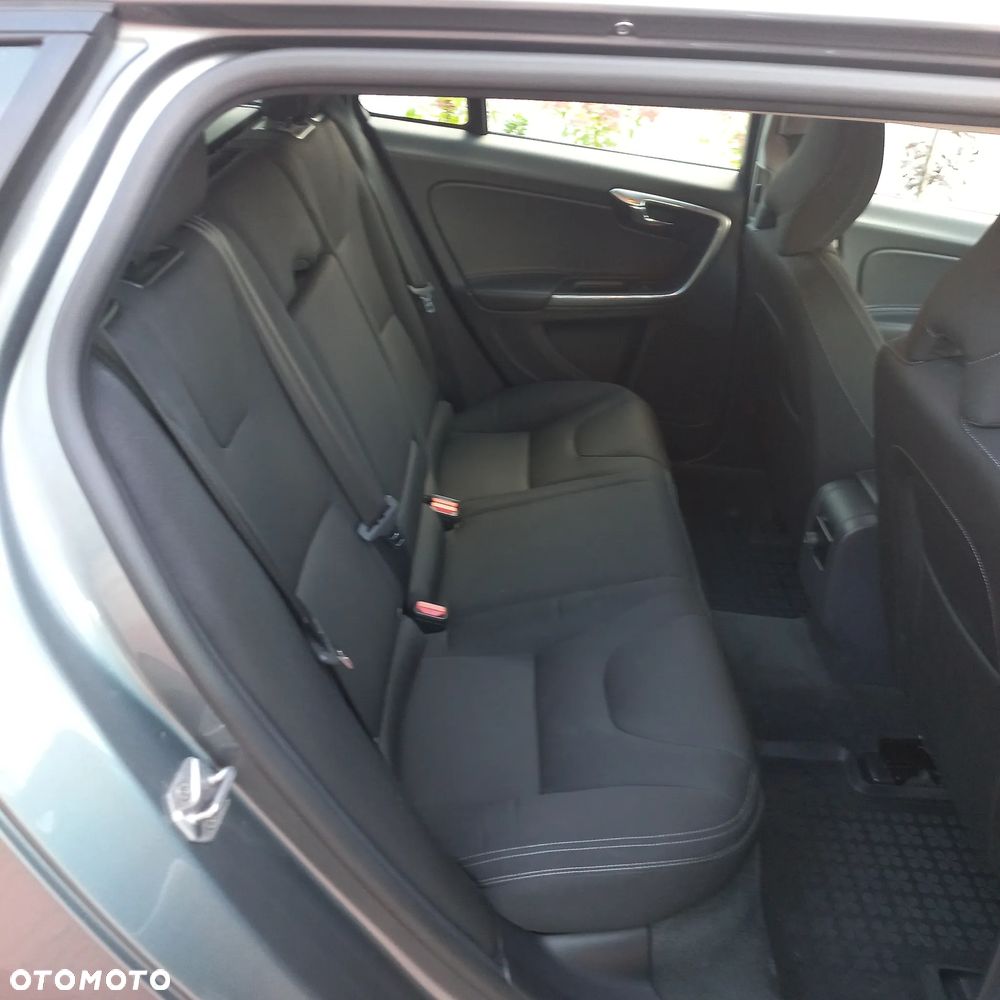 Volvo V60 D3 Drive-E Dynamic Edition (Kinetic) - 14