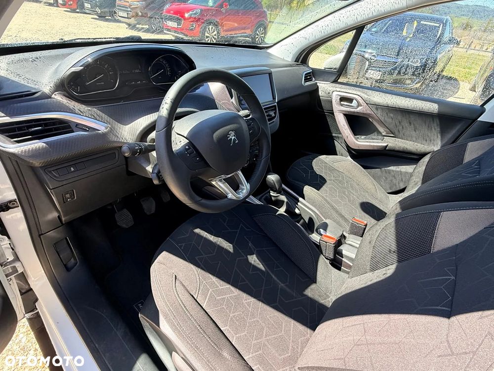 Peugeot 2008 1.2 VTi Allure - 11