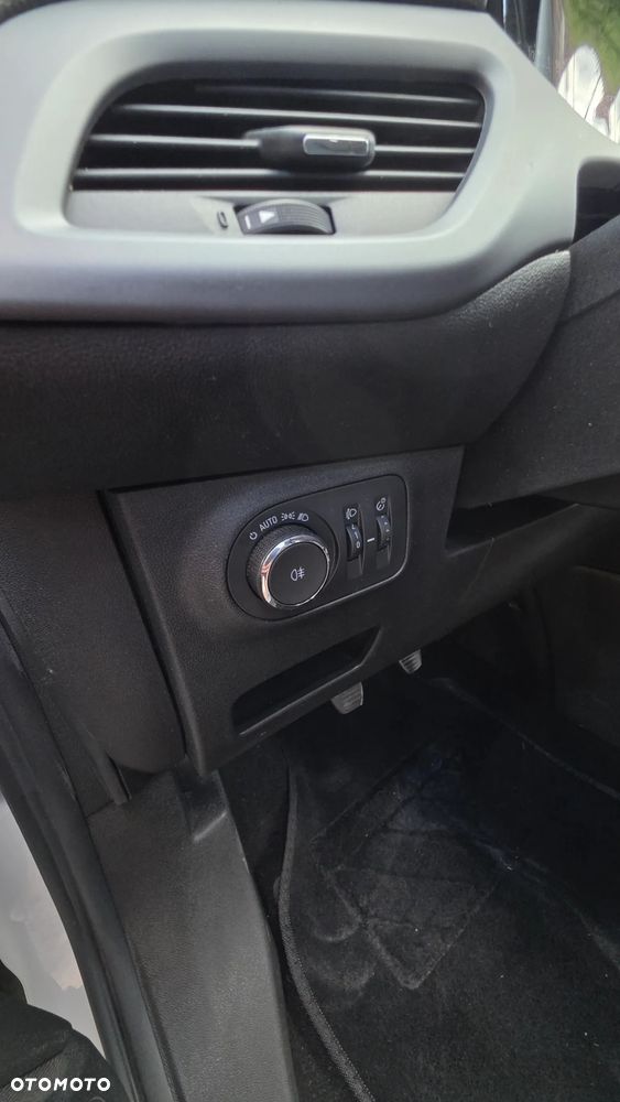 Opel Corsa 1.3 CDTI Cosmo EcoFLEX S&S - 12
