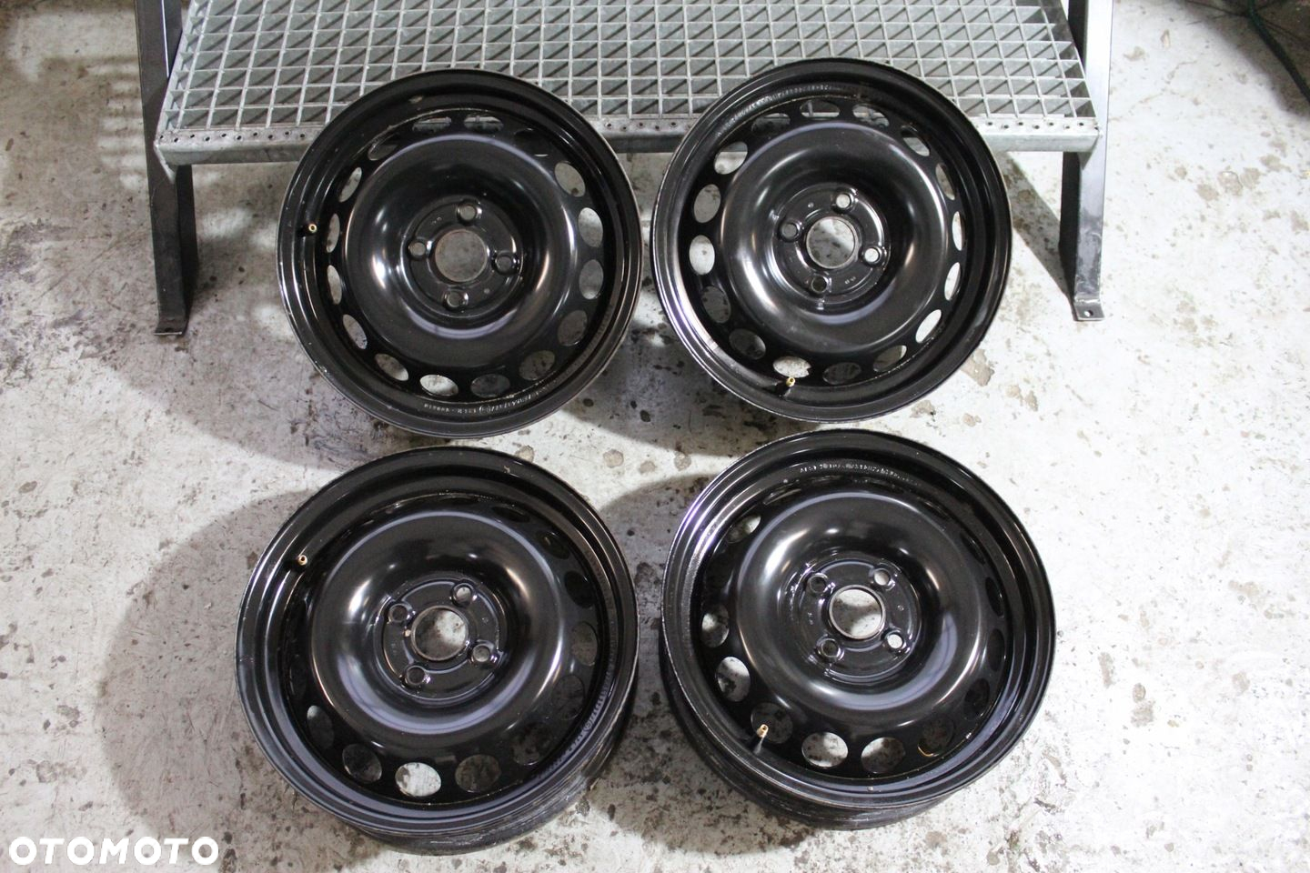 ALCAR CITROEN PEUGEOT TOYOTA 15cali 4x100 ET35 4.5J - 2