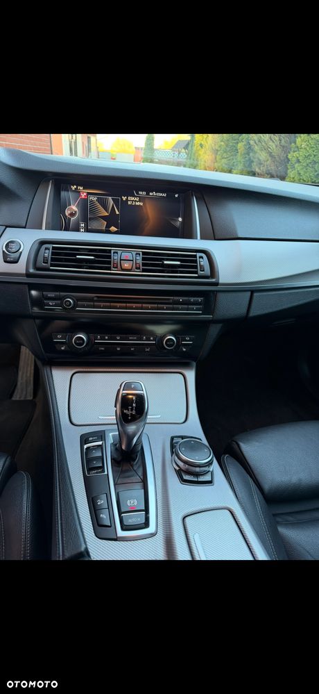 BMW Seria 5 530d xDrive - 14