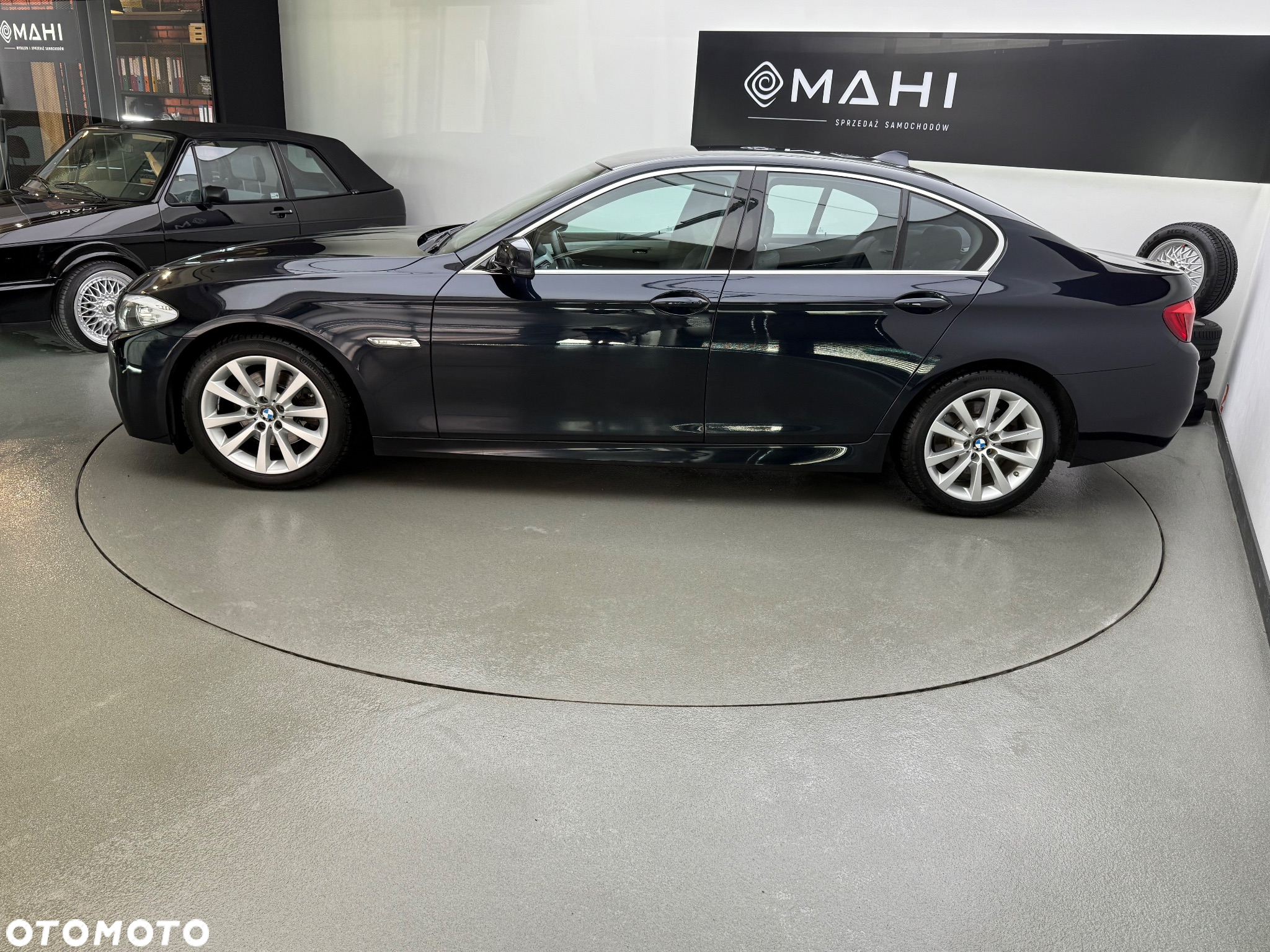 BMW Seria 5 520i Touring Luxury Line - 7