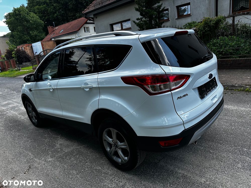 Ford Kuga 2.0 TDCi 2x4 Titanium - 9