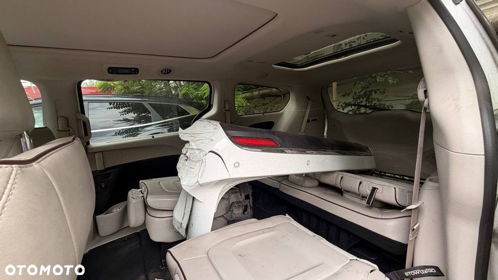 Chrysler Pacifica - 10