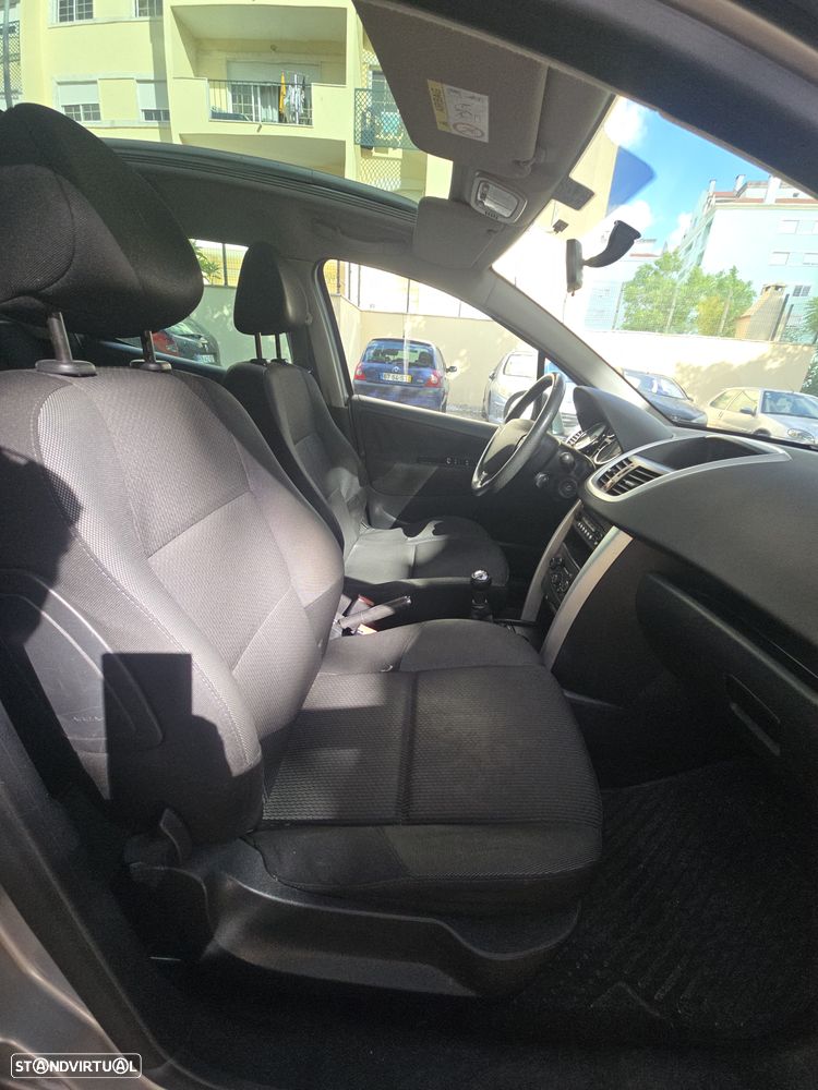 Peugeot 207 SW 1.4 Urban - 24
