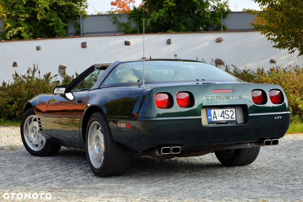 Chevrolet Corvette - 10