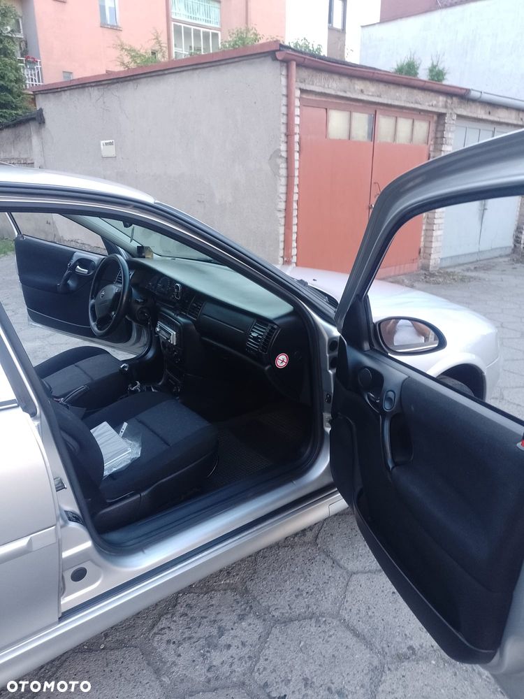 Opel Vectra 1.6 - 8