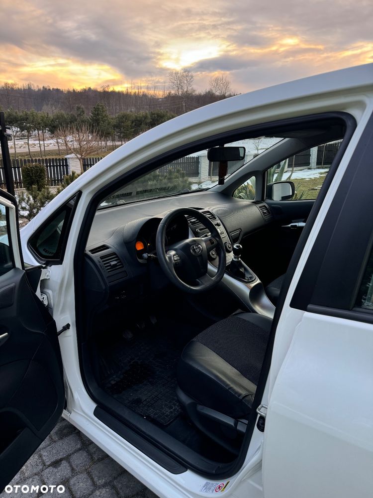 Toyota Auris 1.4 D-4D 2010 - 9