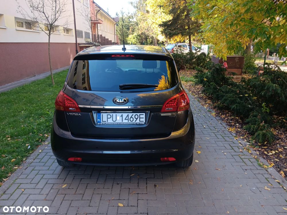Kia Venga - 6