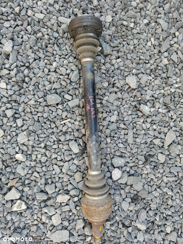 BMW e60 e61 2.0d PÓŁOŚ TYLNA 7531574 Lewa Prawa
