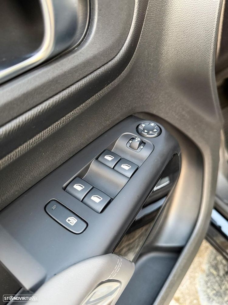 Citroën C5 Aircross 1.6 PureTech Shine EAT8 - 28