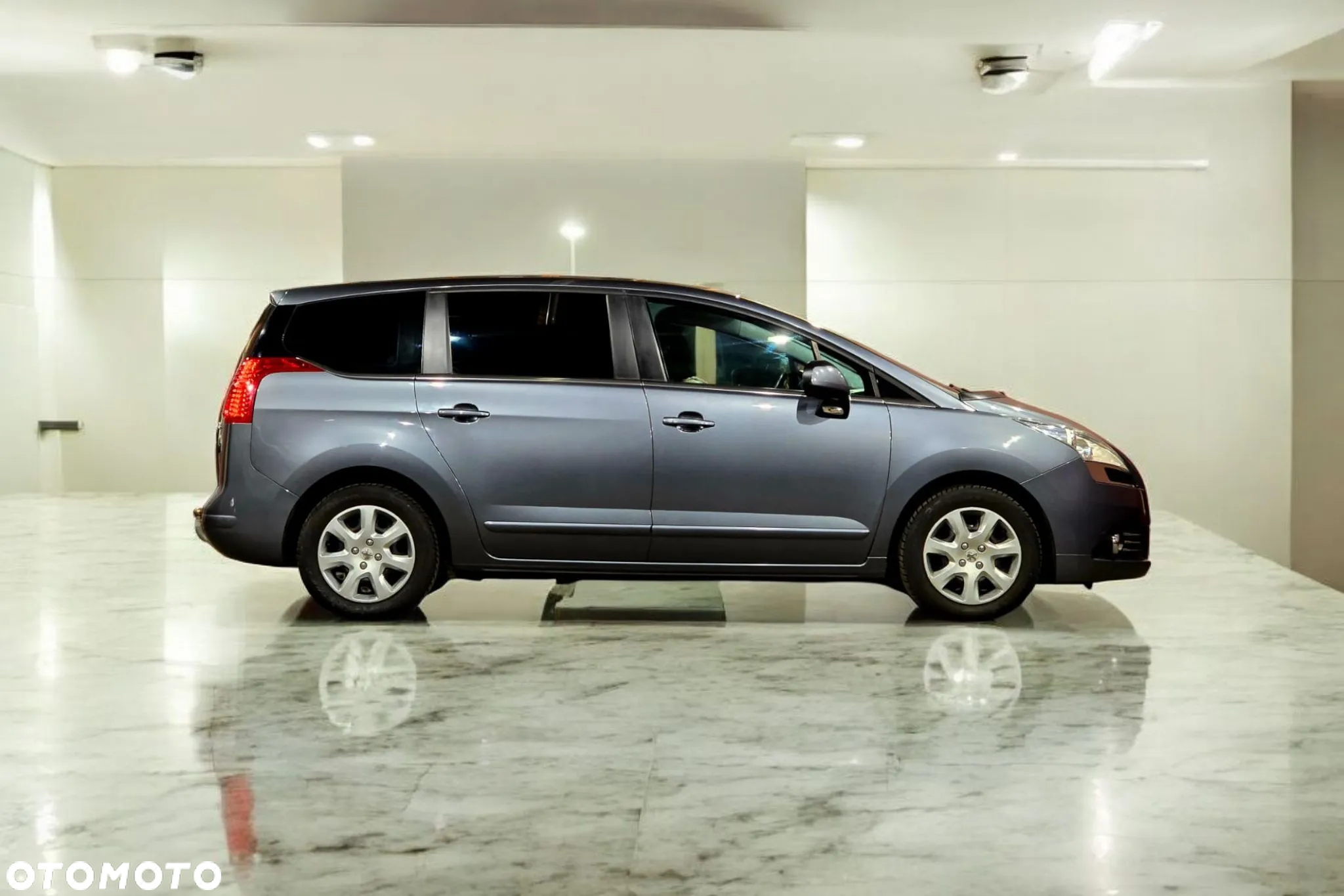 Peugeot 5008 1.6 HDi Family 7os - 3