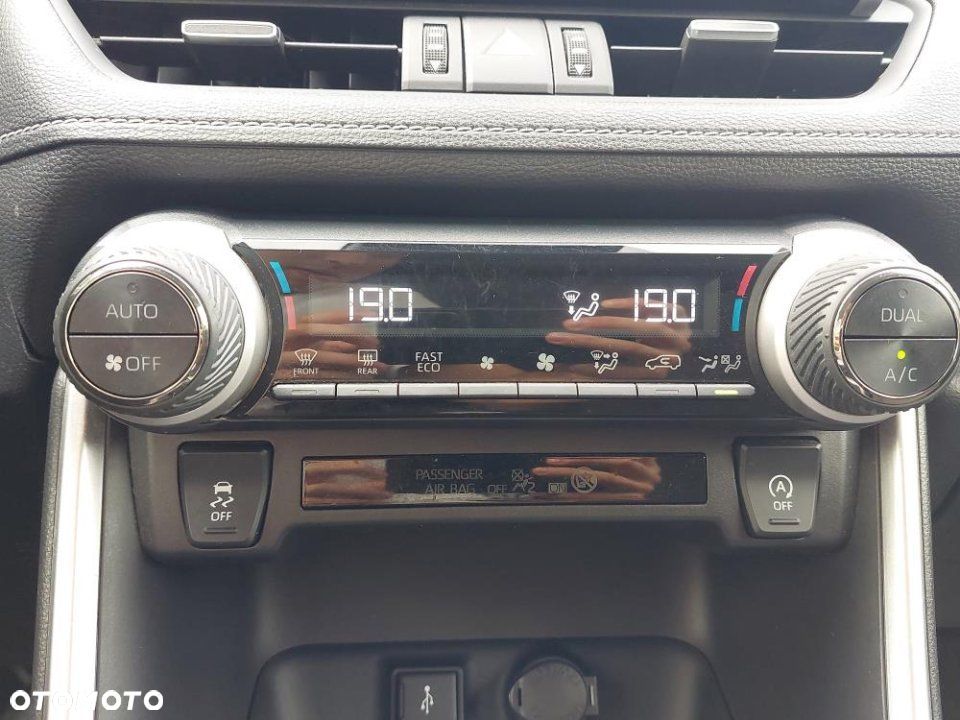 Toyota RAV4 - 26