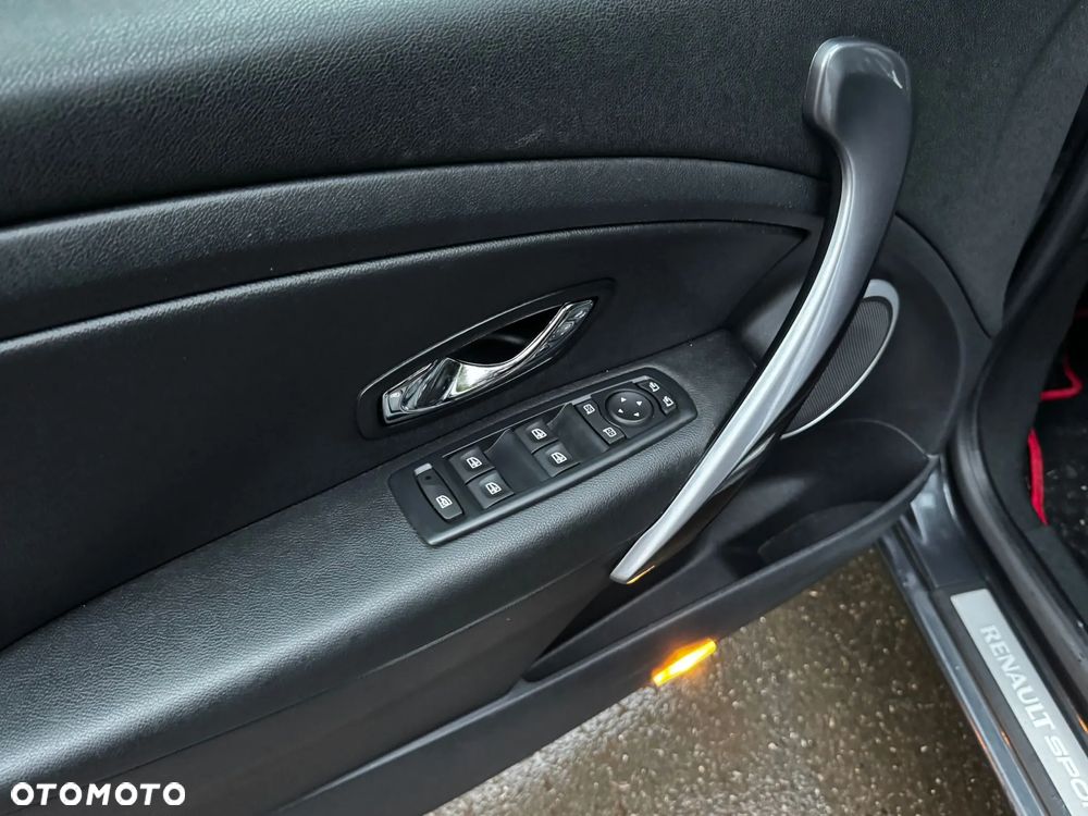 Renault Megane TCe 180 Dynamique - 9