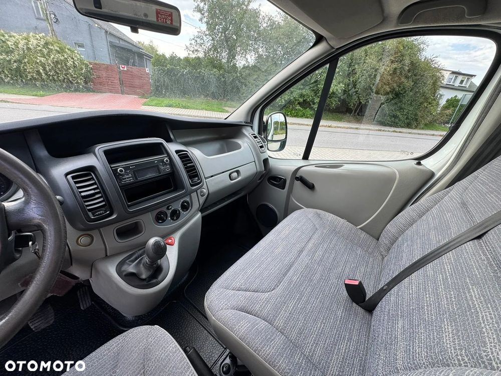 Renault TRAFIC L2H1 LONG Długi Furgon 3os. Serwis Hak Super Stan NISKI PRZEBIEG - 10