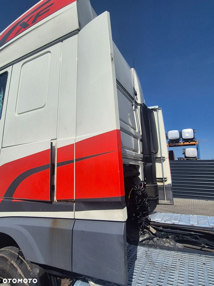 SPOILER SPOJLER OWIEWKA ZAKABINOWA LOTKA DESKA STELAŻ LEWA DAF XF 106 EURO 6 - 1