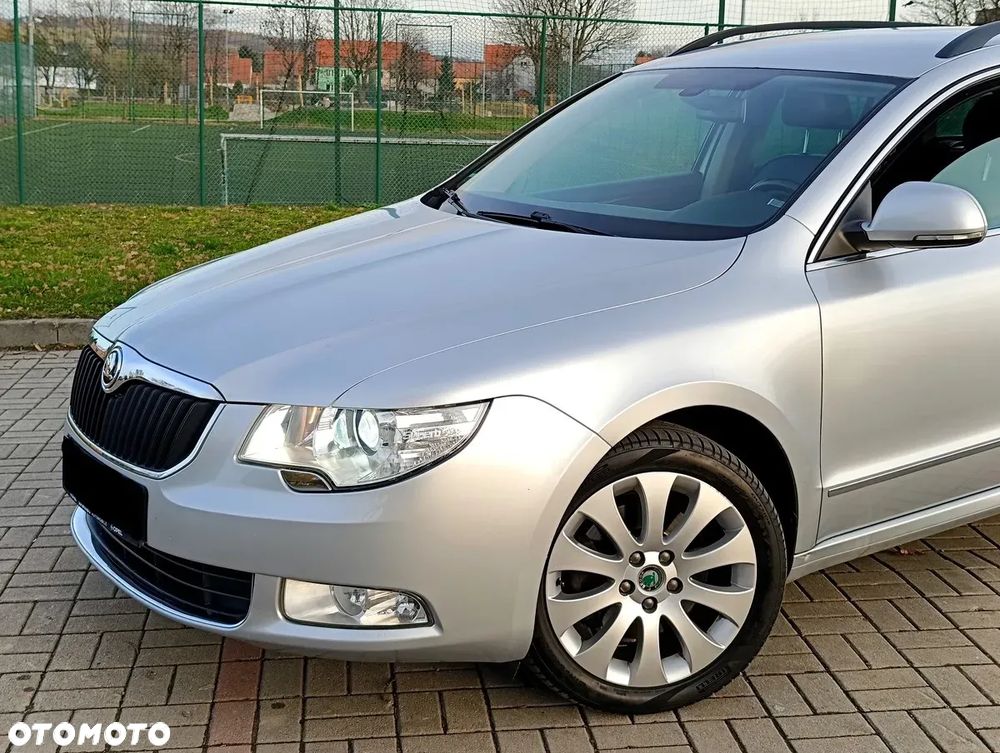 Skoda Superb 2.0 TDI DSG Exclusive - 19