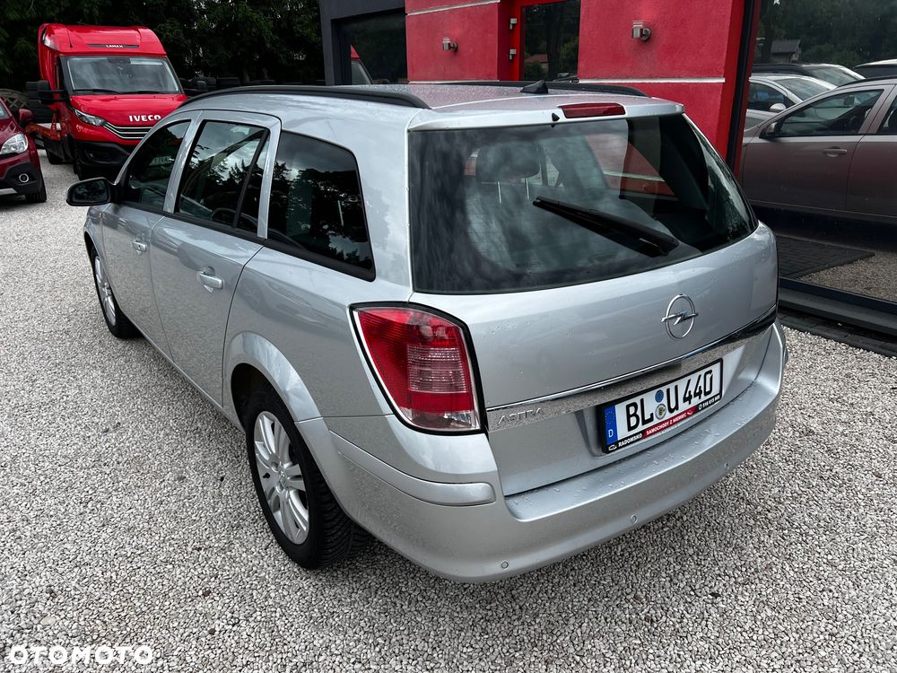Opel Astra 1.6 Exklusiv - 4