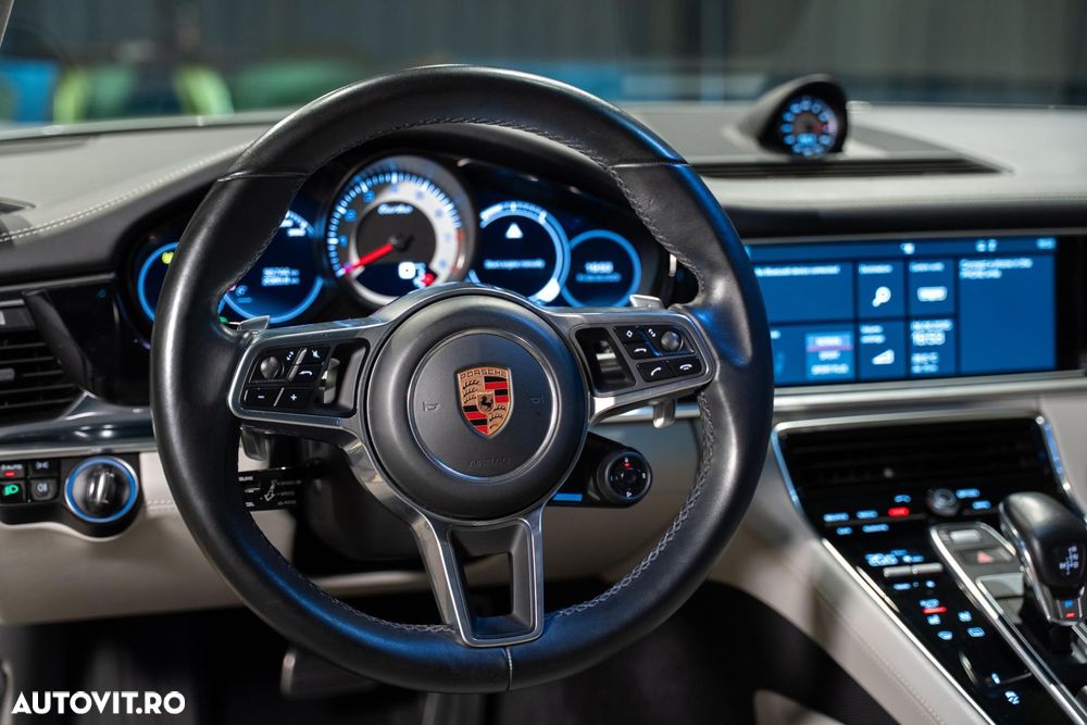 Porsche Panamera - 25