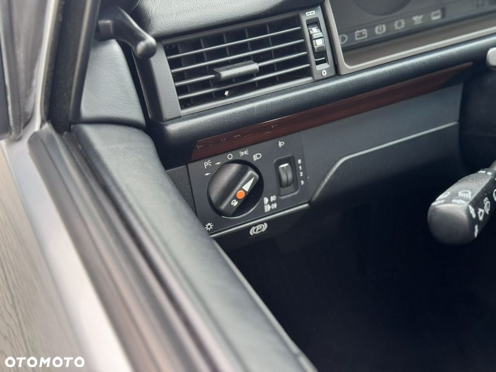 Mercedes-Benz W124 (1984-1993) - 28