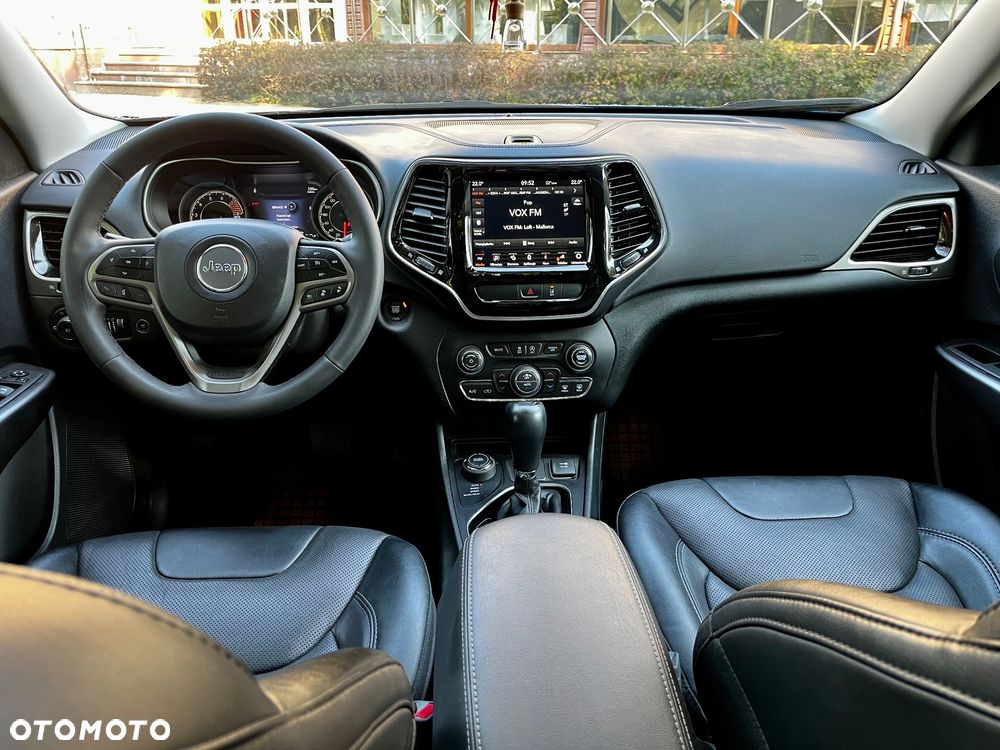 Jeep Cherokee - 12