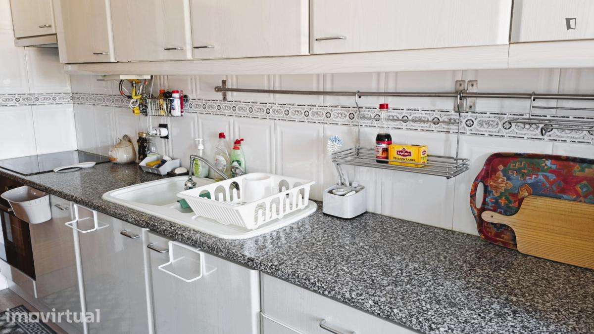 Quarto - localizado em Caparica Lisbon - Grande imagem: 5/25