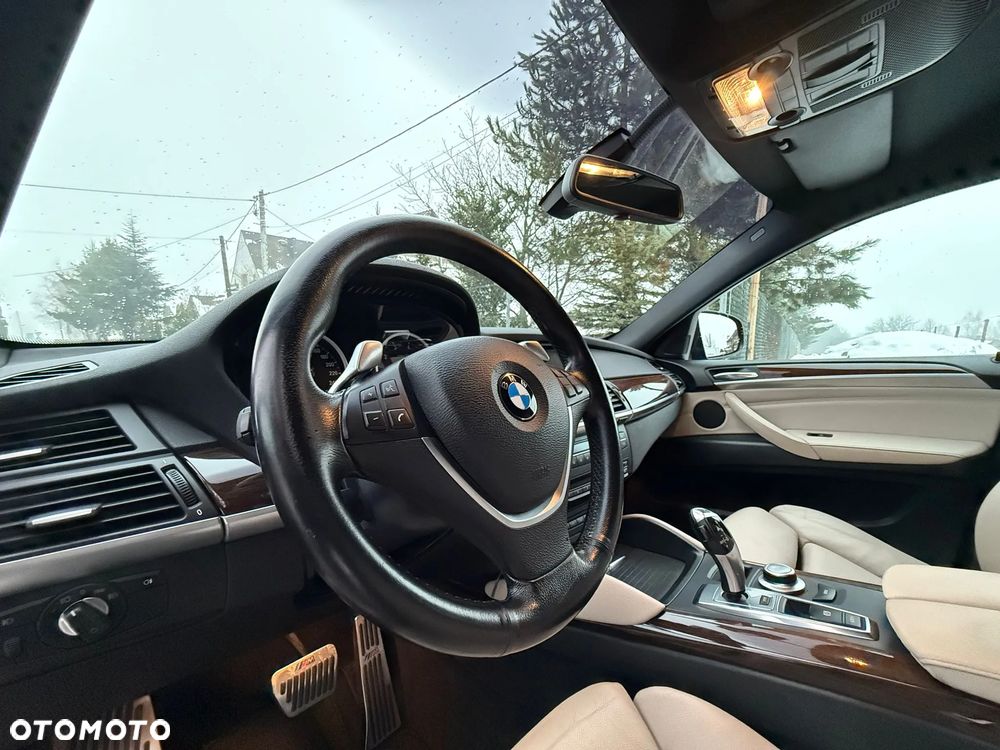 BMW X6 xDrive50i - 17