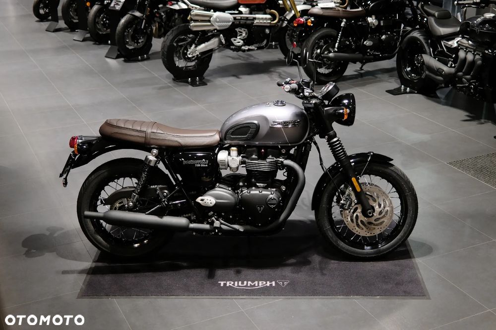 Triumph Bonneville - 2