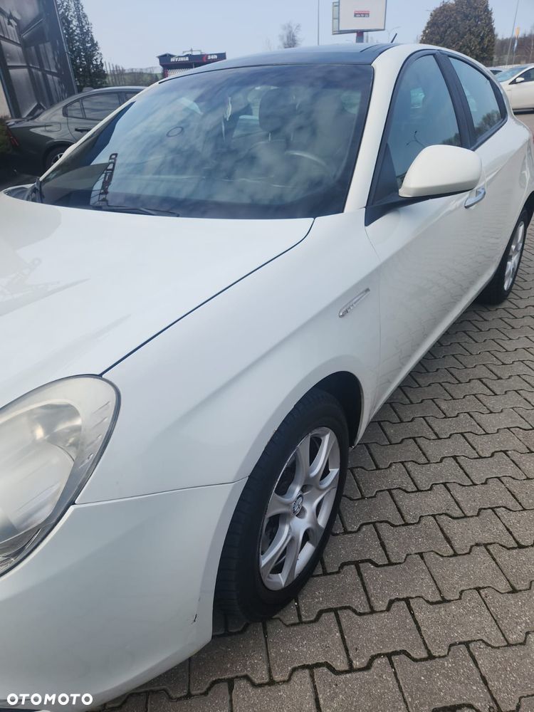 Alfa Romeo Giulietta 1.6 JTDM Veloce - 9