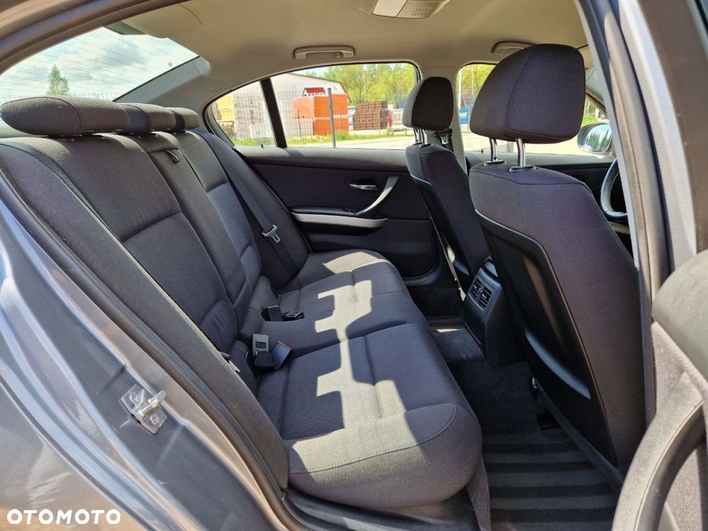 BMW Seria 3 318d - 19