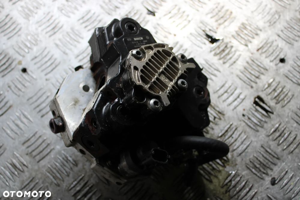 Pompa wtryskowa volvo 2,4 d5 8689590/91 cema sztuka - 9