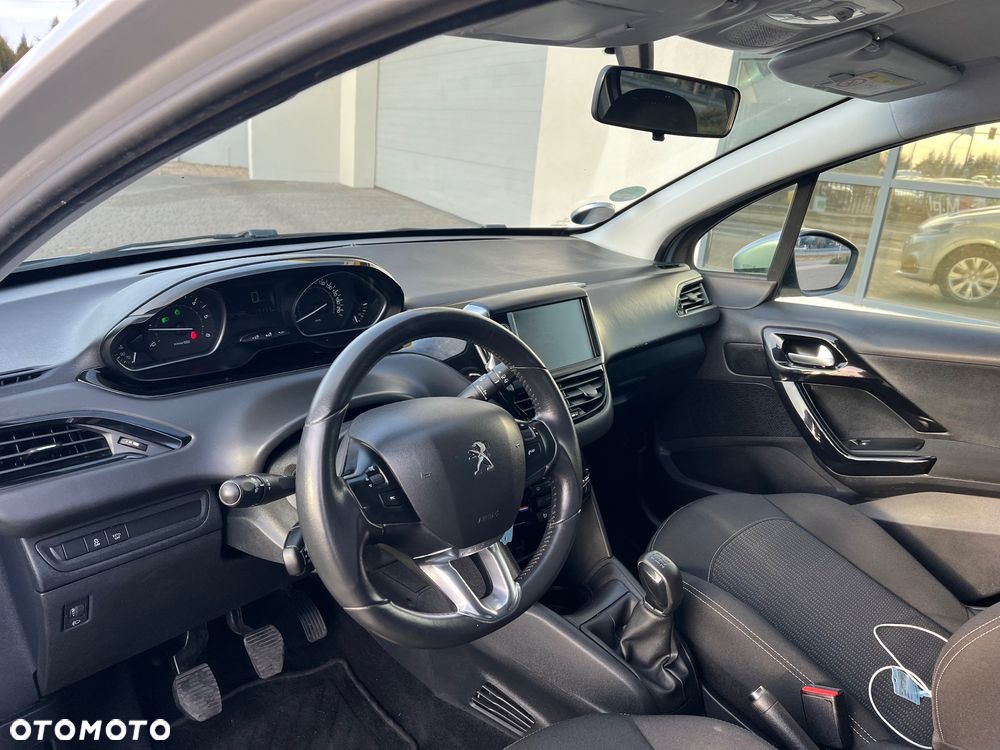 Peugeot 208 1.6 BlueHDi Allure S&S - 10