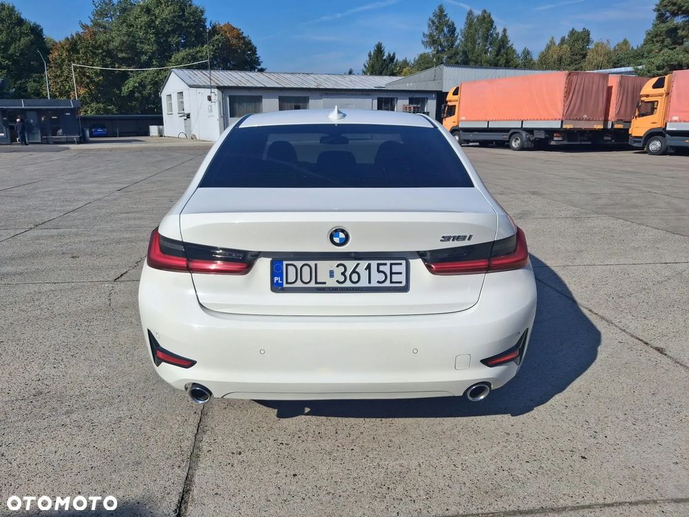 BMW 318I 2020 photo 2
