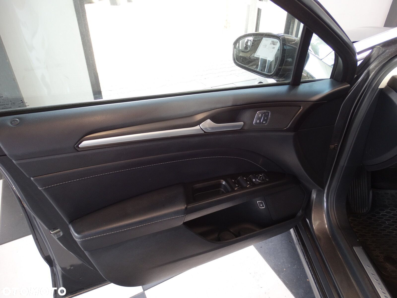 Ford Fusion - 14
