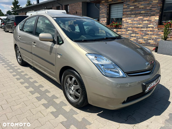 Toyota Prius (Hybrid)