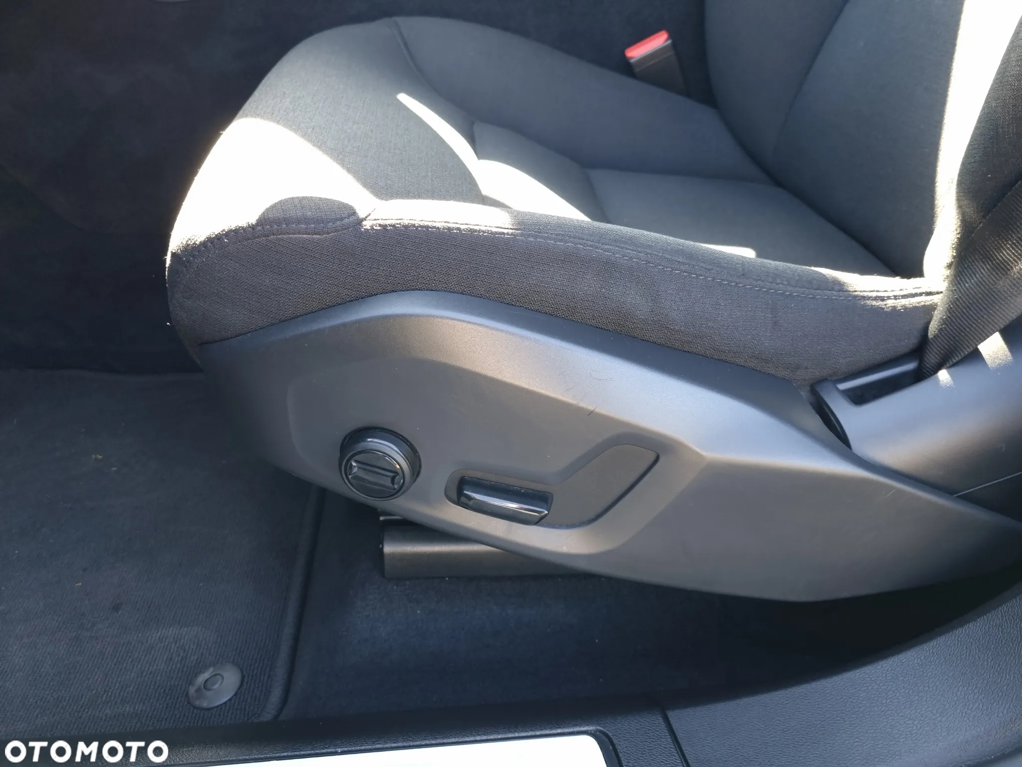 Volvo XC 60 B4 B Momentum - 13
