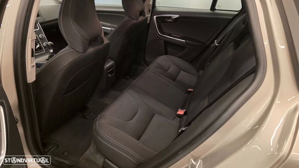 Volvo V60 1.6 D2 Momentum Eco - 49