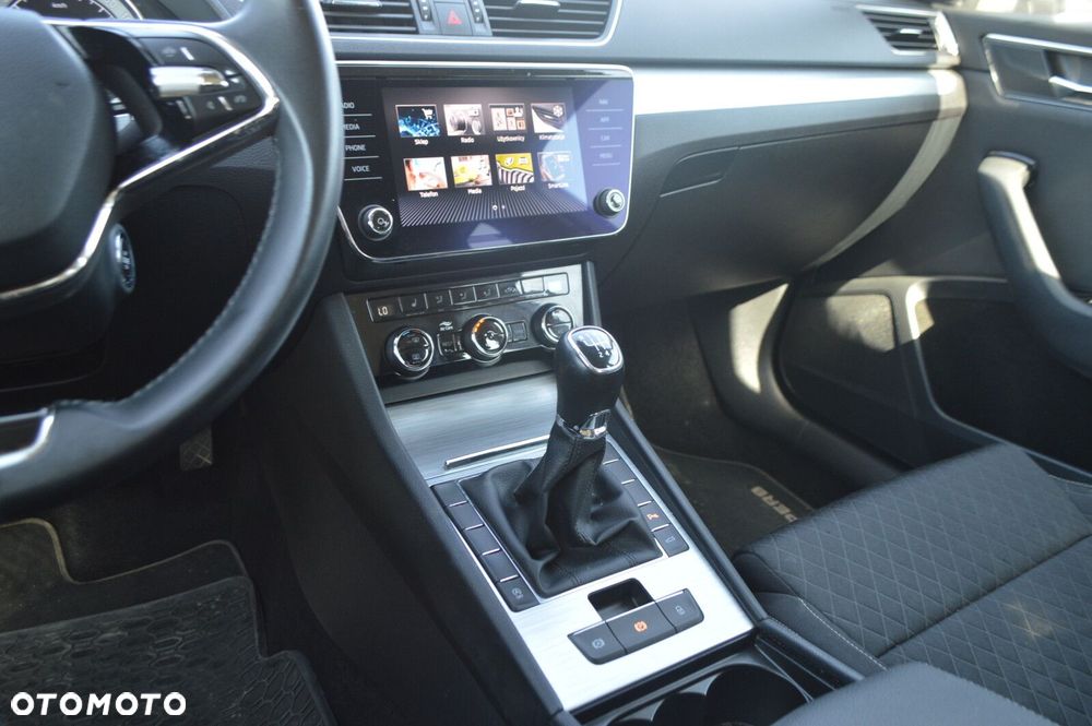 Skoda Superb 2.0 TDI SCR Ambition - 15