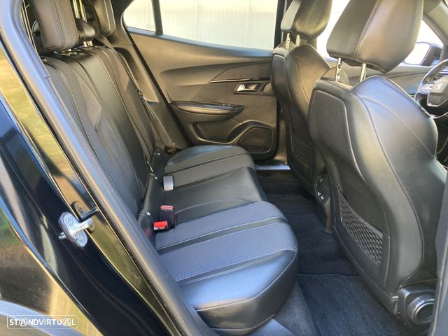 Peugeot 2008 1.5 BlueHDi GT EAT8 - 40