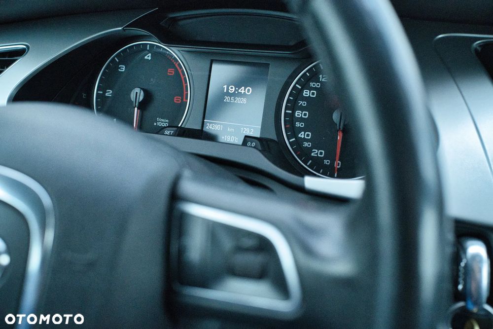 Audi A4 Avant 2.0 TDI DPF quattro Attraction - 11