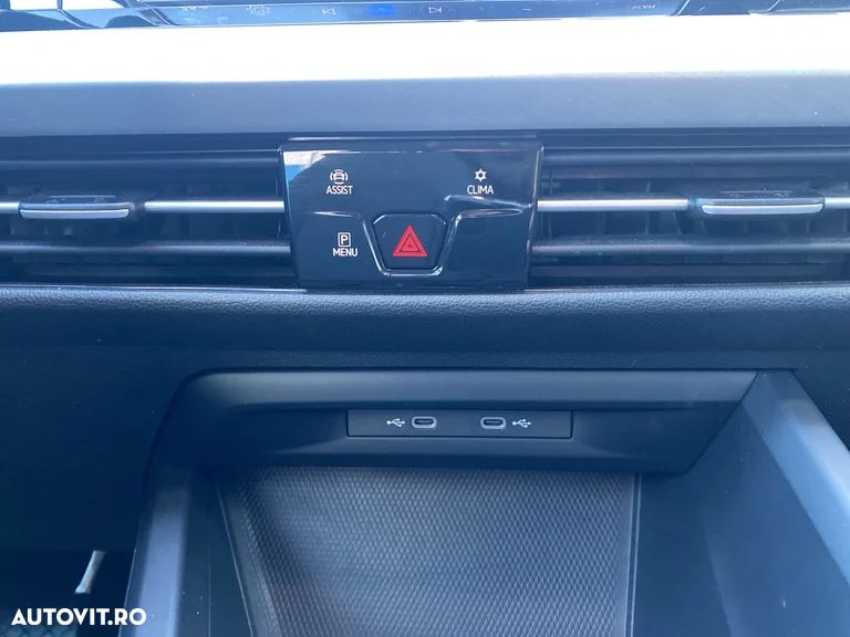 Volkswagen Golf 1.0 eTSI DSG MHEV Life - 28