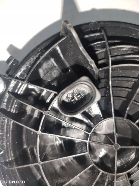 KLAMKA TYLNEJ KLAPY VW PASSAT CC 3C5827469E - 3