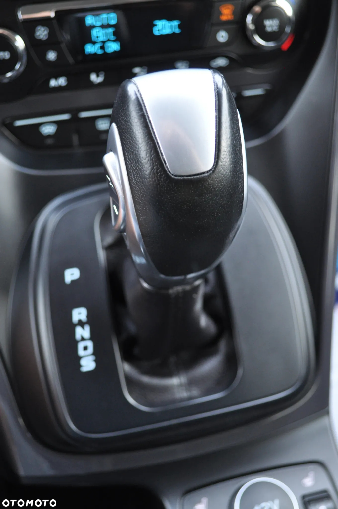 Ford Kuga 1.5 EcoBoost 4x4 Titanium - 30