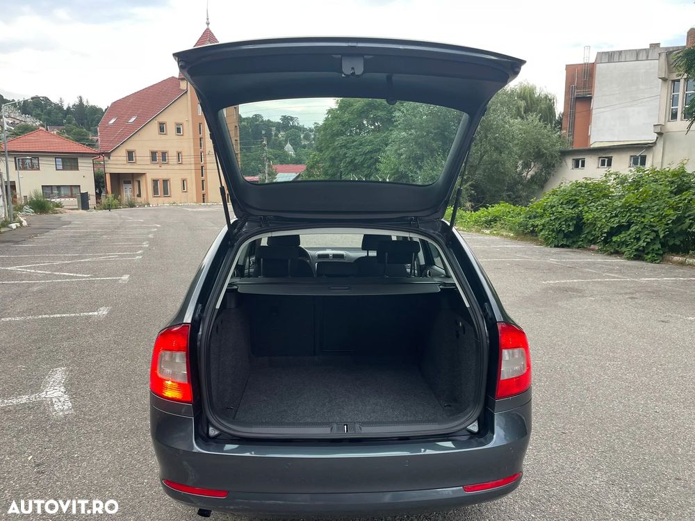 Skoda Octavia 1.2 TSI Ambiente - 9