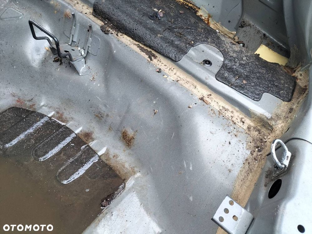 WANNA BAGAŻNIKA PAS TYLNY  HONDA CR-V - 5