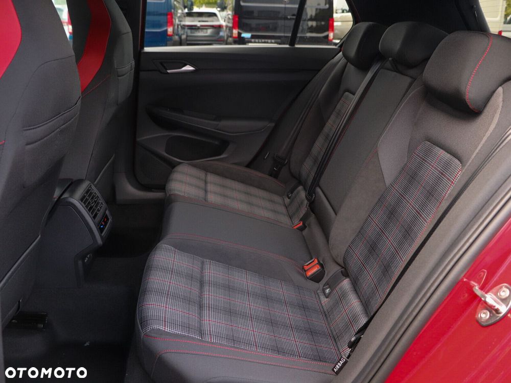 Volkswagen Golf - 31