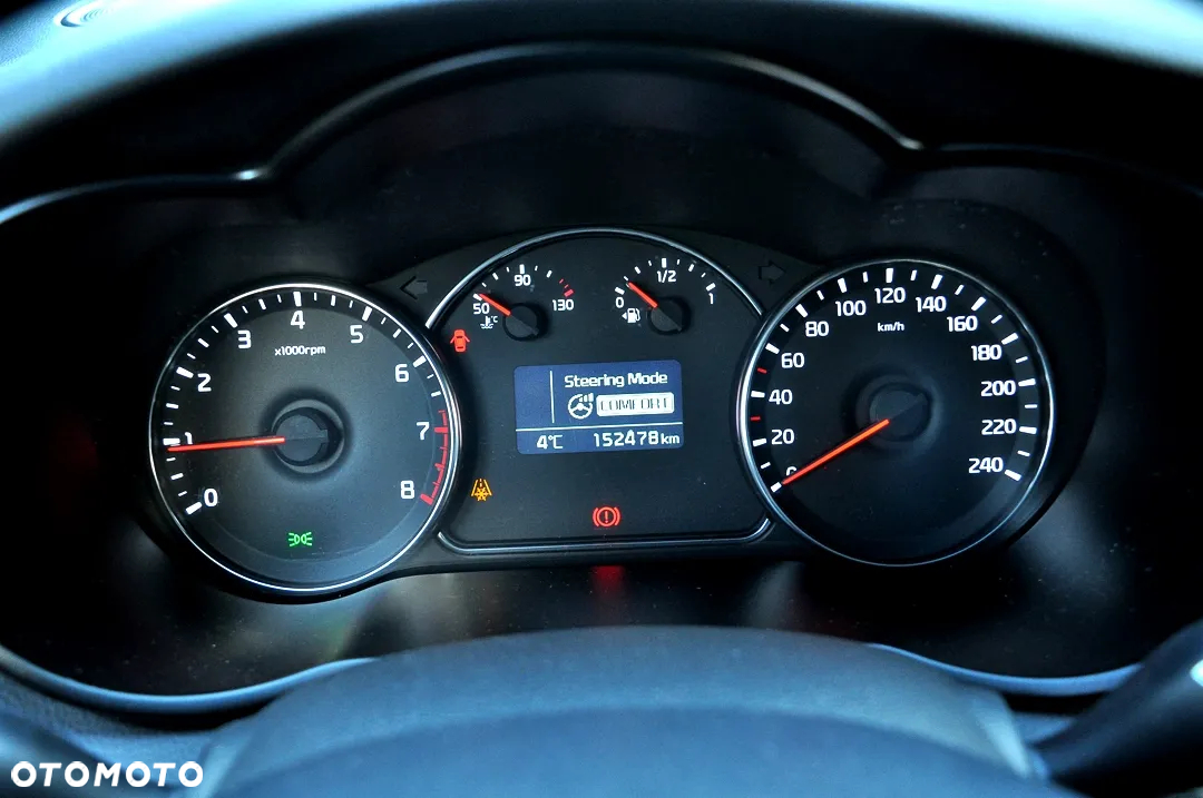 Kia Carens - 21