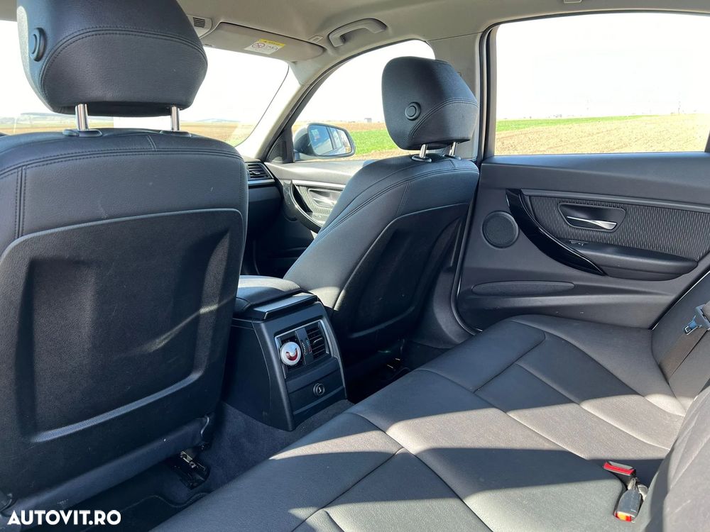 BMW Seria 3 318i Aut. M Sport - 10